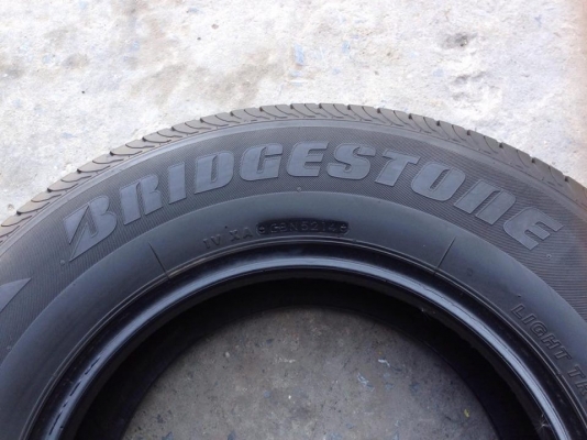 ยาง Bridgstone 205-75-14 ปี 14 ครบชุด 4 เส้น 5500  สภาพสวยๆดอกยางนิ่มๆไม่บวมเอาไปวิ่งกันยาวๆราคาเบาๆค่ะ
