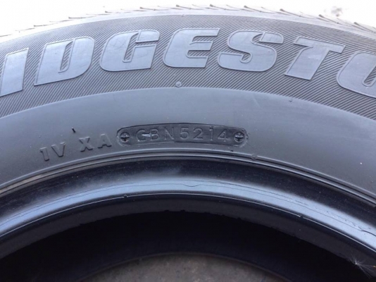 ยาง Bridgstone 205-75-14 ปี 14 ครบชุด 4 เส้น 5500  สภาพสวยๆดอกยางนิ่มๆไม่บวมเอาไปวิ่งกันยาวๆราคาเบาๆค่ะ