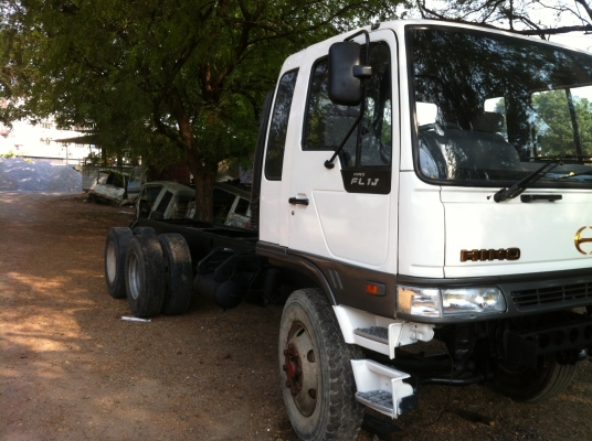 สิบล้อฮีโน่ 1J เพลาเดียว ไม่มีเครื่อง แจ้งจอด