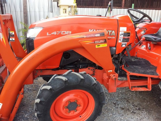 คูโบต้า L4708 4 WD พร้อมใบมีดตราช้าง ทำงาน 797 ชั่วโมงเล่มทะเบียนพร้อม ปี 2556