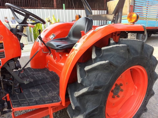 คูโบต้า L4708 4 WD พร้อมใบมีดตราช้าง ทำงาน 797 ชั่วโมงเล่มทะเบียนพร้อม ปี 2556