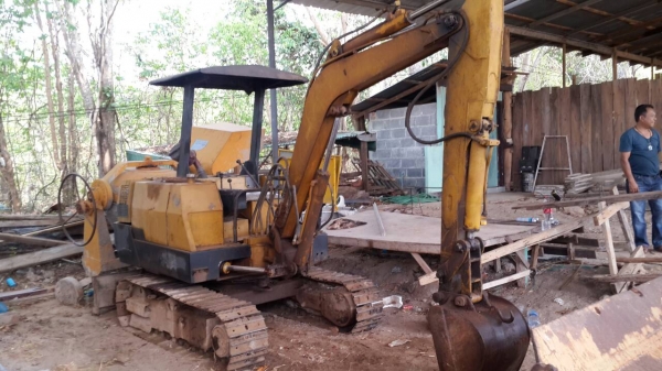 ขายด่วนแม็คโครเล็ก ขนาด25 สภาพพร้อมใช้งาน เครื่องปั้มดี ทำงานเร็วไม่โหลด โซ่ช่วงล่างเต็มเอวแน่น เครื่องเป็นเครื่องISUZU ปั้มเฟืองสองตอน รถพร้อมใช้งาย