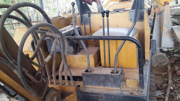 ขายด่วนแม็คโครเล็ก ขนาด25 สภาพพร้อมใช้งาน เครื่องปั้มดี ทำงานเร็วไม่โหลด โซ่ช่วงล่างเต็มเอวแน่น เครื่องเป็นเครื่องISUZU ปั้มเฟืองสองตอน รถพร้อมใช้งาย