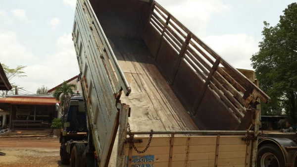 ขายด่วน 10.ล้อ HINO KT925 เครื่อง HO7D 195แรง เพลาเดียวดั้ม เบรคทริฟฟี่ พ่วงมาลัยเพาเวอร์ สภาพพร้อมใช้งาน  เอกสารเล่มทะเบียน