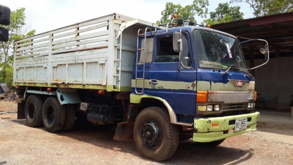 ขายด่วน 10.ล้อ HINO KT925 เครื่อง HO7D 195แรง เพลาเดียวดั้ม เบรคทริฟฟี่ พ่วงมาลัยเพาเวอร์ สภาพพร้อมใช้งาน  เอกสารเล่มทะเบียน