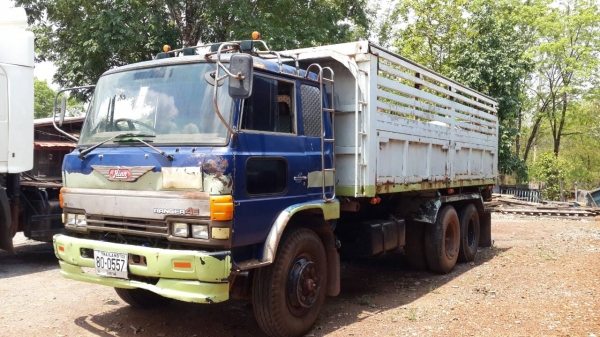 ขายด่วน 10.ล้อ HINO KT925 เครื่อง HO7D 195แรง เพลาเดียวดั้ม เบรคทริฟฟี่ พ่วงมาลัยเพาเวอร์ สภาพพร้อมใช้งาน  เอกสารเล่มทะเบียน