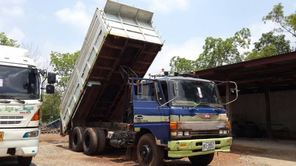 ขายด่วน 10.ล้อ HINO KT925 เครื่อง HO7D 195แรง เพลาเดียวดั้ม เบรคทริฟฟี่ พ่วงมาลัยเพาเวอร์ สภาพพร้อมใช้งาน  เอกสารเล่มทะเบียน