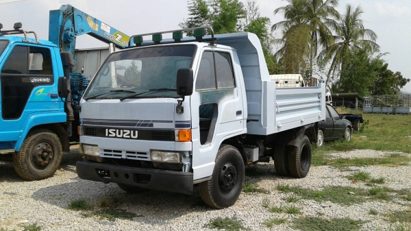 ขายรถ6ล้อดั้มNKRเครือง110แรงดั้ม3คิวกะบะยาว2.95กว้าง1,9.ช.ม