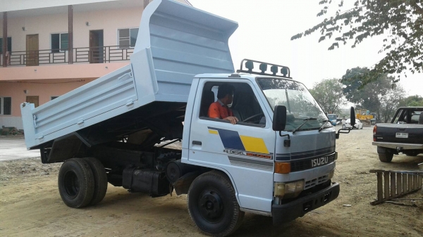 ขายรถ6ล้อดั้มNKRเครือง110แรงดั้ม3คิวกะบะยาว2.95กว้าง1,9.ช.ม