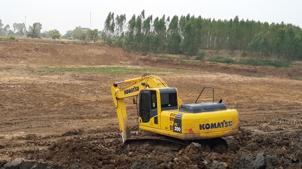 ขาย komatsu pc200-8MO 5,xxx ชม. 2,700,000