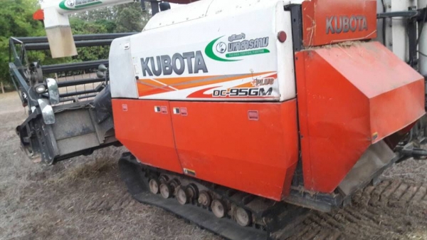 รถเกี่ยวข้าวคูโบต้า DC 95 plus ราคา 570,000 บาท โทร 080-5532793 รถเกี่ยวข้าวคูโบต้า DC 95 plus ราคา 570,000 บาท โทร 080-5532793