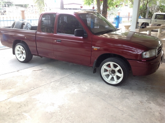 แม็กเลนโซ่ 1 ชุด ขอบ 18  ขนาด 9 นิ้ว  มียางแค่พอใช้ได้ให้ด้วยครับ