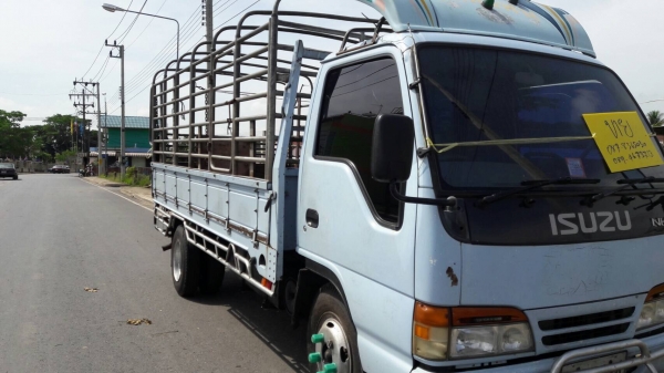 6ล้อกะบะรั้ว115แรง isuzu NKR58LU5M-7107373ปี2538 เครื่อง4BD1...