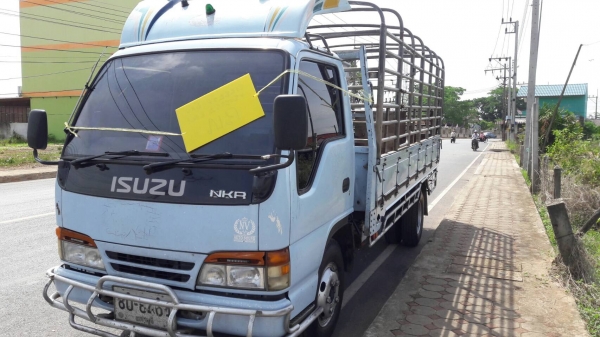6ล้อกะบะรั้ว115แรง isuzu NKR58LU5M-7107373ปี2538 เครื่อง4BD1...