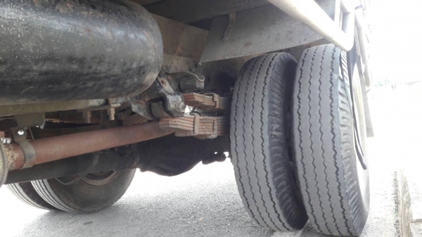 6ล้อกะบะรั้ว115แรง isuzu NKR58LU5M-7107373ปี2538 เครื่อง4BD1...