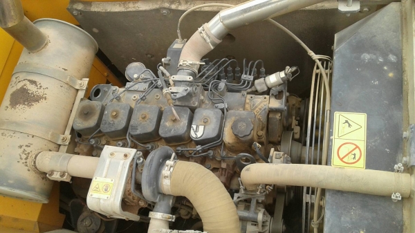 ขายด่วนรถแบคโฮHYUNDAI.220..95..รถทำงานได้4พ้นกั่วชั่วโมง