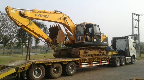ขายด่วนรถแบคโฮHYUNDAI.220..95..รถทำงานได้4พ้นกั่วชั่วโมง