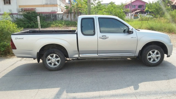 isuzu cab 2.5 slx ปี2011 isuzu cab 2.5 slx ปี2011