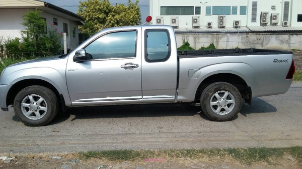 isuzu cab 2.5 slx ปี2011 isuzu cab 2.5 slx ปี2011