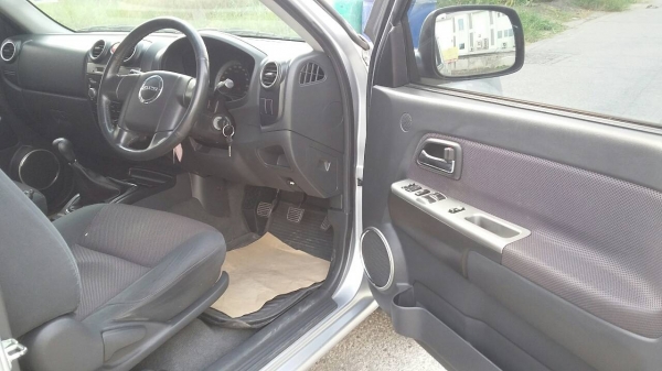 isuzu cab 2.5 slx ปี2011 isuzu cab 2.5 slx ปี2011