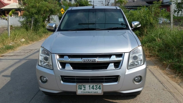 isuzu cab 2.5 slx ปี2011
