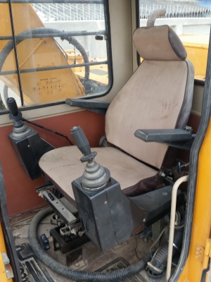 ขายราคาพิเศษรถแบคโฮ K905 ยีห้อ KOBELCO รถเก่านอก ไม่เคยผ่านการใช้งานในไทย