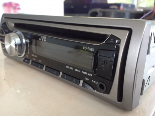 เครื่องเสียง รถยนต์ยี่ห้อ JVC เล่น CD MP3 USB