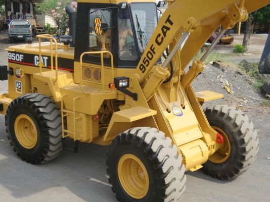 ขายรถตักล้อยาง CAT 950 F ราคา 1850000