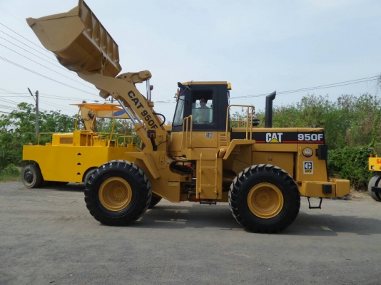 ขายรถตักล้อยาง CAT 950 F ราคา 1850000