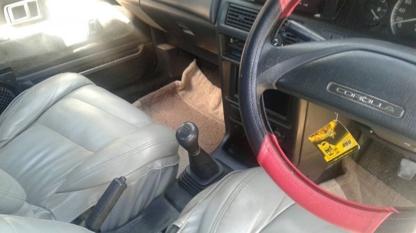 ขายรถเก๋ง TOYOTA 1600 CC เกียร์ธรรมดา ทะเบียนพร้อม แอร์ กระจกไฟฟ้า ราคา 32000