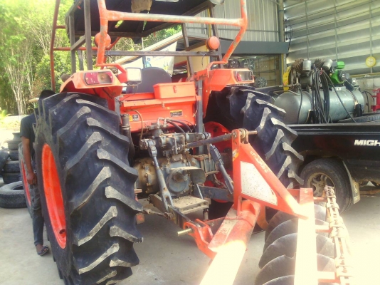 ขายรถไถ KUBOTA M9000 ใบมีดดันหน้า 7 จาน เอกสารเล่มทะเบียน ราคา 550000