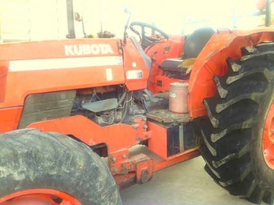 ขายรถไถ KUBOTA M9000 ใบมีดดันหน้า 7 จาน เอกสารเล่มทะเบียน ราคา 550000