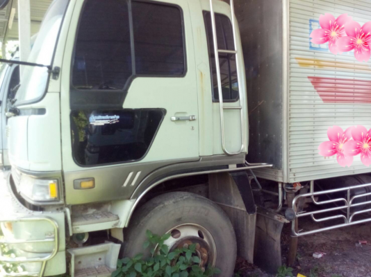 ขายรถบรรทุก 10 ล้อห้องเย็นตู้เปียก HINO FL3H 195 แรงม้าตู้ยาว 6.80 เมตร ราคา 750000