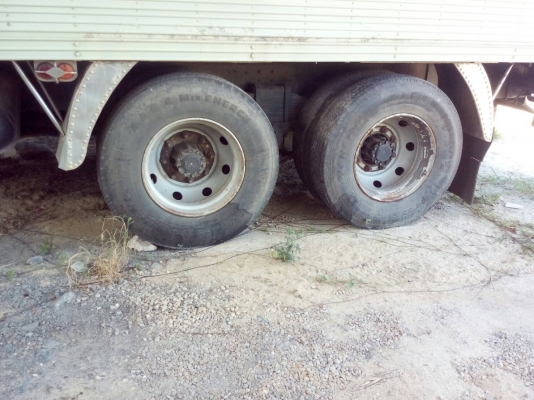 ขายรถบรรทุก 10 ล้อห้องเย็นตู้เปียก HINO FL3H 195 แรงม้าตู้ยาว 6.80 เมตร ราคา 750000