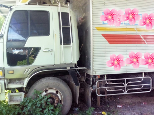 ขายรถบรรทุก 10 ล้อห้องเย็นตู้เปียก HINO FL3H 195 แรงม้าตู้ยาว 6.80 เมตร ราคา 750000