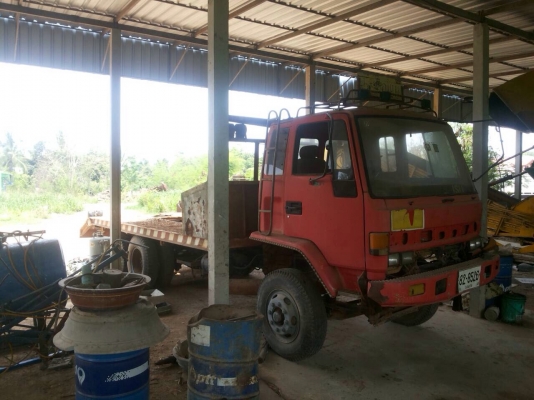 ขายสิบล้อ2เพลา เครื่องEK100. 260แรง ไม่มีทะเบียนรถเครื่องดีใช้ได้ครับ