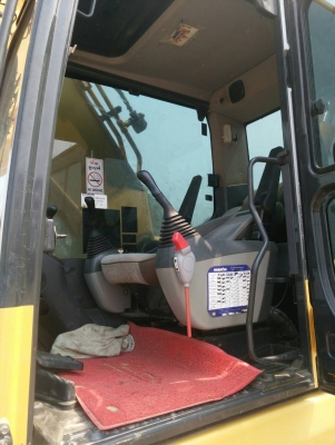 ขายด่วน KOMATSU PC200-8MO รถใช้งาน4xxx กว่าชั่วโมง ขายดาว์575000 เหลือ23x1001xx รถสภาพพร้อมใช้งาน ไม่มีค้างงวด พร้อมให้เปลี่ยนสัญญาครับ