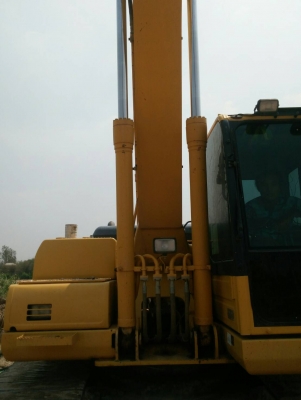 ขายด่วน KOMATSU PC200-8MO รถใช้งาน4xxx กว่าชั่วโมง ขายดาว์575000 เหลือ23x1001xx รถสภาพพร้อมใช้งาน ไม่มีค้างงวด พร้อมให้เปลี่ยนสัญญาครับ