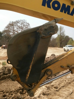 ขายด่วน KOMATSU PC200-8MO รถใช้งาน4xxx กว่าชั่วโมง ขายดาว์575000 เหลือ23x1001xx รถสภาพพร้อมใช้งาน ไม่มีค้างงวด พร้อมให้เปลี่ยนสัญญาครับ