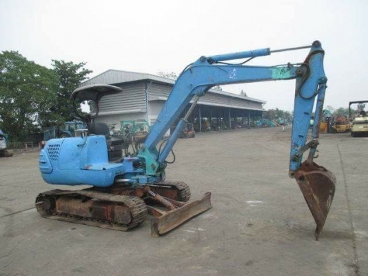 ราคา 450,000 บาท ราคานี้พร้อมทำสีเช็คระบบนะค่ะ  ขายรถขุดเล็ก KOBELCO รุ่น : SK045 ซีเรียล. : PY-04708 ปี : ( 1996 ) เครื่องยนต์ : K4N-08684 หลังคา แทรคเหล็ก สวิงบูม ใบมีด บุ้งกี๋ E/NO : K4N-08684 ทำสีเหมือนใหม่พร้อมลงงาน มีเอกสารใบอินวอยและใบซื้อขาย  สนใจ