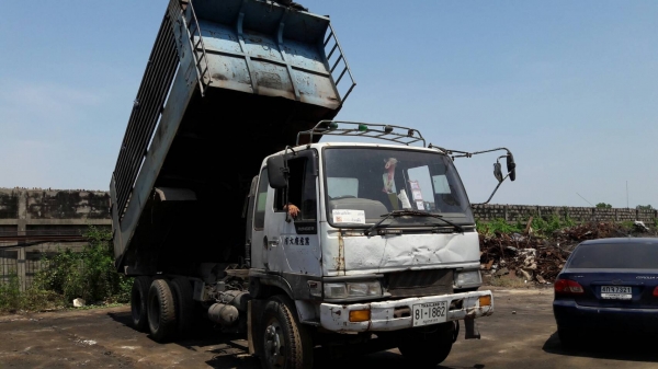 รถบรรทุก 10 ล้อใหญ่ 1 เพลา HINO ปี 40 ดั๊มพ์ได้ รุ่น FL176 เครื่อง 185 แรง ราคา 360,000 บ.รถอยู่สมุทรสาคร