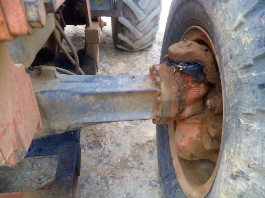 ขายรถไถ่นาคูโบต้า  8030   2 เพลา   พร้อมใช้งาน   ...