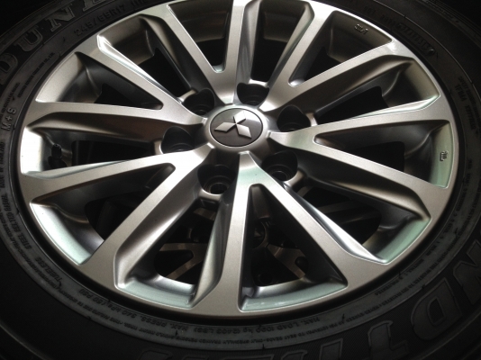 ล้อแม็ก new Triton ปาเจโร่ 17 พร้อมยาง Dunlop 245/65/17 ปี 15 ล้อแม็ก new Triton ปาเจโร่ 17 พร้อมยาง Dunlop 245/65/17 ปี 15