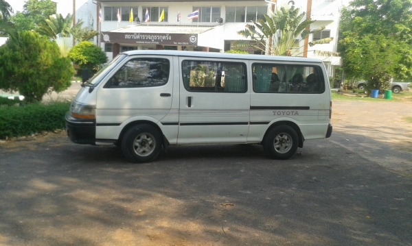 รถตู้ รถบ้านแท้ๆ เครื่องดีเซล 2L พร้อมใช้งาน