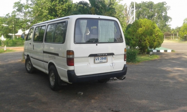 รถตู้ รถบ้านแท้ๆ เครื่องดีเซล 2L พร้อมใช้งาน