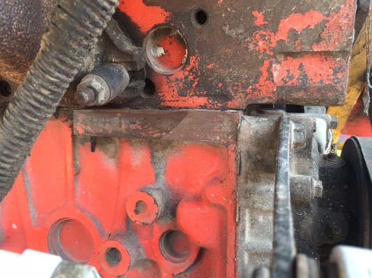 ขายรถเกี่ยวข้าวเกษตรรุ่นปล้ดหนี้เครื่อง 6HH1 210แรง ราคา 480000บาทครับ