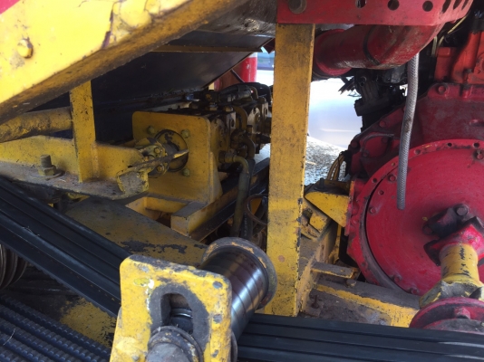 ขายรถเกี่ยวข้าวเกษตรรุ่นปล้ดหนี้เครื่อง 6HH1 210แรง ราคา 480000บาทครับ