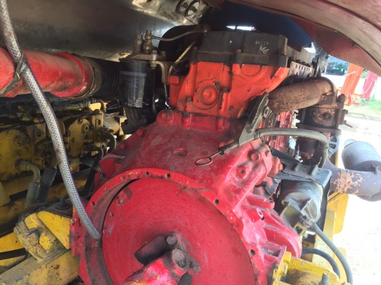 ขายรถเกี่ยวข้าวเกษตรรุ่นปล้ดหนี้เครื่อง 6HH1 210แรง ราคา 480000บาทครับ