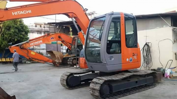 ขาย HITACHI ZX 75US มาใหม่ สภาพสวย เครื่องปั๊มดี...เอวแน่น..สนใจโทร 089-3818694  ดวงนภา
