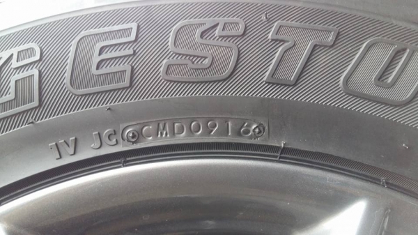 ขายล้อแม็กป้ายแดง dmax 18" ยางปี16 สนใจติดต่อ ตาเล็ก ล้อและยางครับ 081-3747940